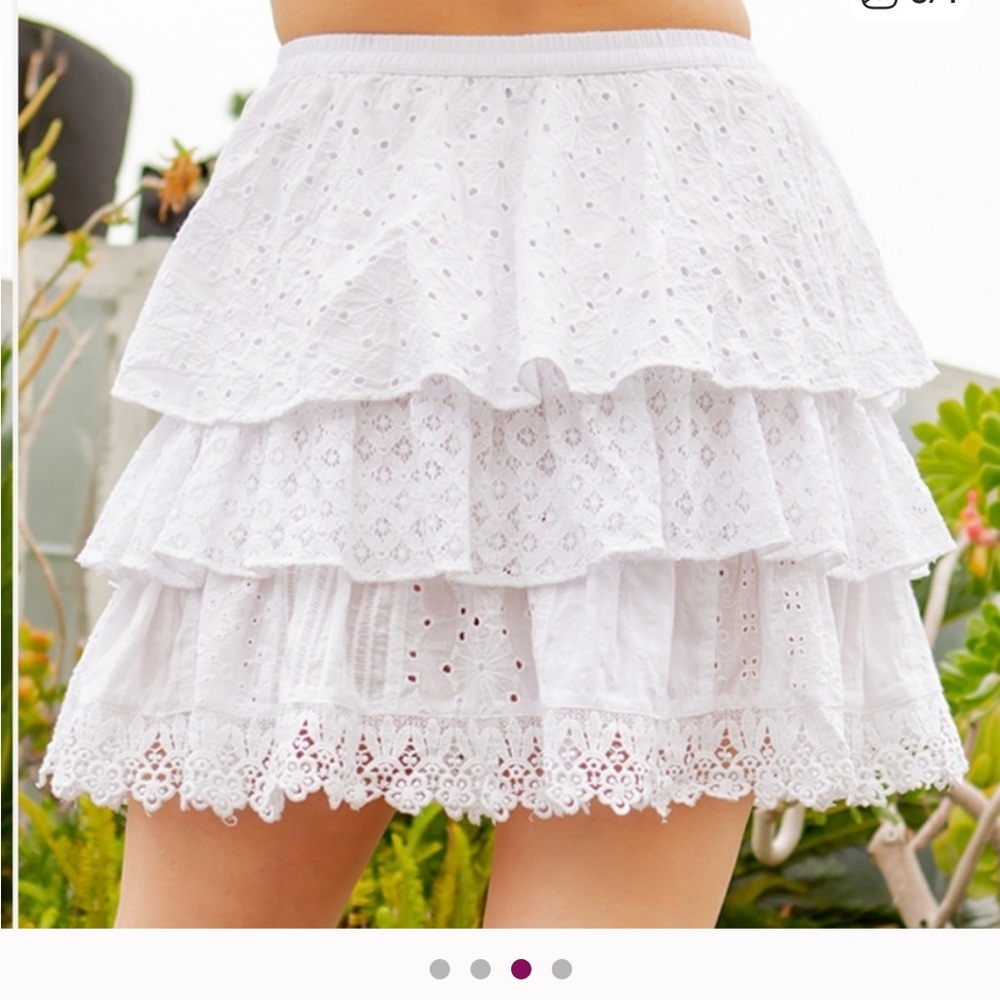 #145 Young Treads New White Layered Skirt